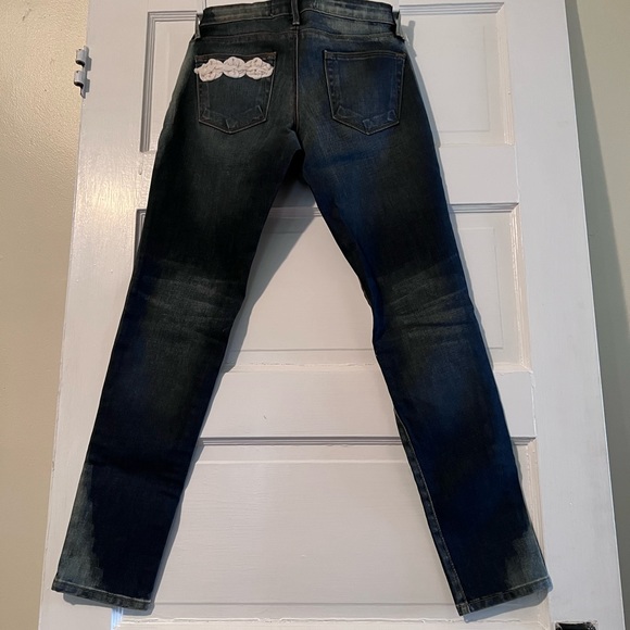 Artisan de Luxe x Free People Distressed Lace Patch Skinny Denim 26 2 NWT - Picture 2 of 9
